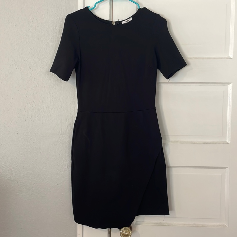 Short Sleeve Fitted Black Dress - M